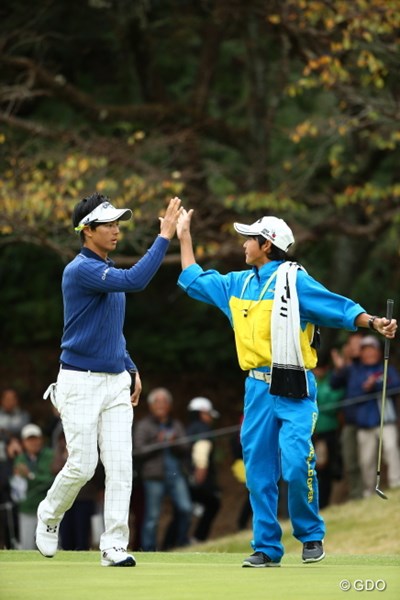 2015年 カシオワールドオープンゴルフトーナメント 最終日 石川遼 このバーディーの瞬間、泣いてるギャラリーもいた。