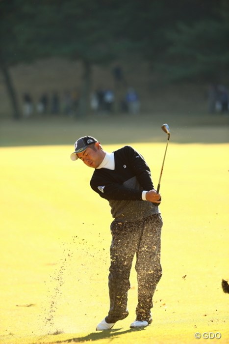 常に体から離さないグリップ位置が魅力 2015年 ゴルフ日本シリーズJTカップ 2日目 池田勇太