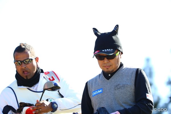 2015年 ゴルフ日本シリーズJTカップ 2日目 片山晋呉 朝は黒猫でした。