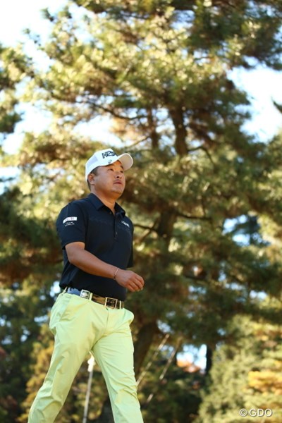 2015年 ゴルフ日本シリーズJTカップ 2日目 小田孔明 2位に後退した昨季賞金王の小田孔明が逆転でシーズン初優勝を目指す