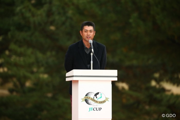 勇太のスピーチはしっかりしてる。でもスピーチの時はタメ口じゃないんだね。 2015年 ゴルフ日本シリーズJTカップ 最終日 池田勇太