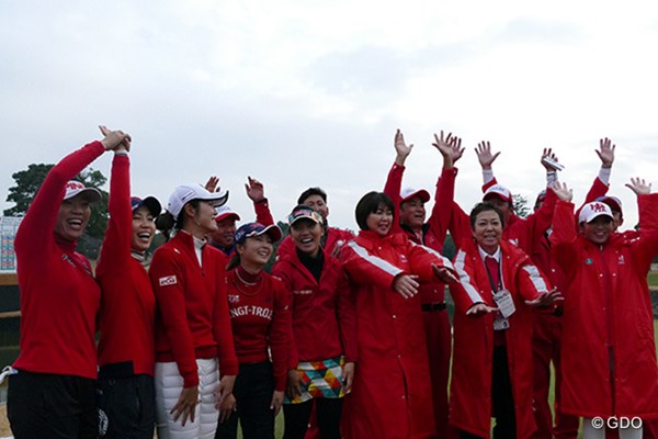 2015年 Hitachi 3Tours Championship 最終日 LPGAチーム 最終ホールで逆転し、大会連覇を達成したLPGAチーム
