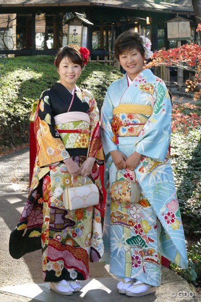 菊地絵理香（左）＆成田美寿々