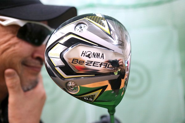  “熱意系”のアベレージゴルファーに向けた新ブランド。『本間ゴルフ Be ZEAL 525 ドライバー』をマーク金井が徹底検証