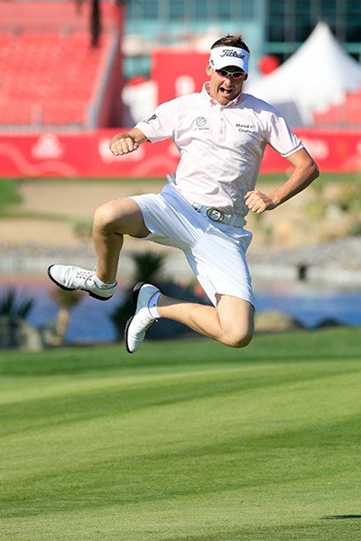 2016年 アブダビHSBCゴルフ選手権 事前 イアン・ポールター ツアーきっての伊達男イアン・ポールターもプロアマ戦で短パンを着用し、飛び跳ねた(David Cannon/Getty Images)