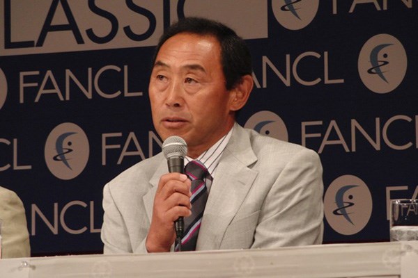 2009年 ファンケルクラシック 記者会見 高橋勝成プロ。今年は息子さんがキャディを務めることになった
