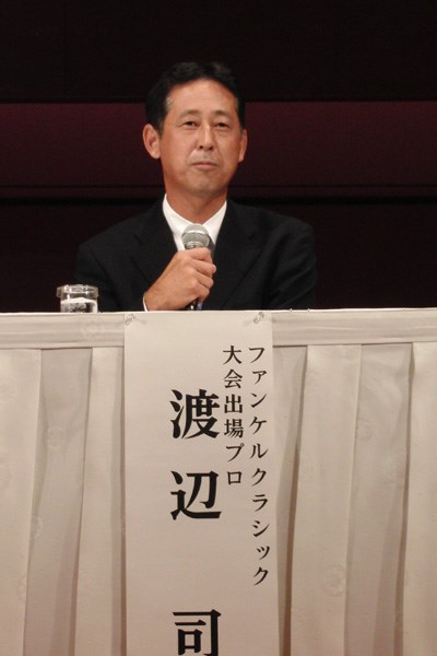 2009年 ファンケルクラシック 記者会見 渡辺司プロ。「シニアは個性溢れる選手たちが見もの」