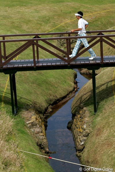 2009年 全英オープン初日 橋 タイガーとウェストウッドはこのクリークに入れてしまった。