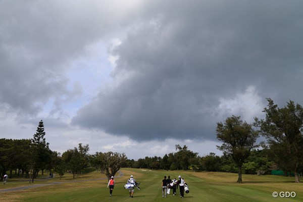 2016年 ダイキンオーキッドレディスゴルフトーナメント 2日目 琉球GC 明日は1日雨らしい