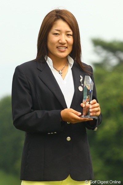 2009年 スタンレーレディスゴルフトーナメント 最終日 藤本麻子 ベストアマを獲得した藤本麻子。今月末のプロテストに向けて弾みがついたはず