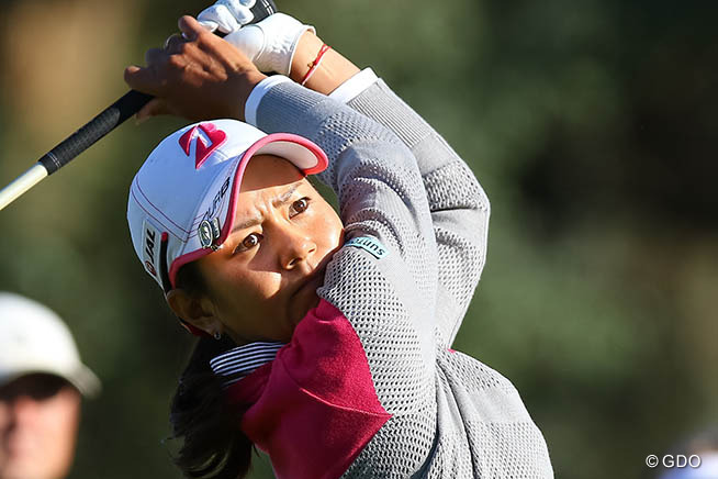 【速報】宮里藍5アンダー、午前組終え単独首位 大山1打差