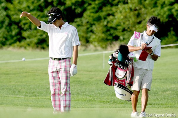 2009年 長嶋茂雄 INVITATIONAL セガサミーカップゴルフトーナメント 初日 石川遼 最終9番パー5、ドライバーで放った2打目が池に入りボギーフィニッシュに