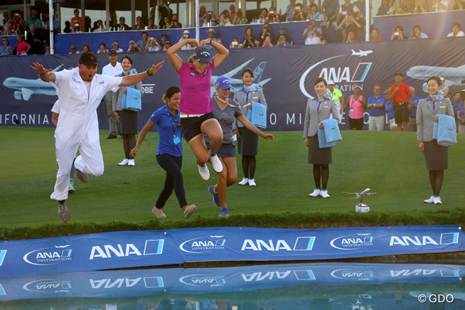 これが世界1位だ！18歳コー、キャディと「刻んだ」最年少メジャー2勝目