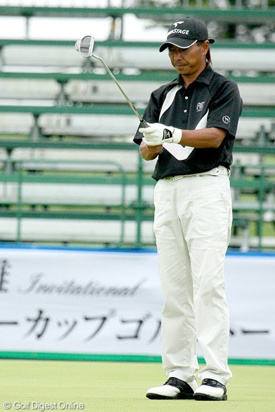 2009年 長嶋茂雄 INVITATIONAL セガサミーカップゴルフトーナメント 2日目 井戸木鴻樹 ベテランの井戸木鴻樹が1打差の2位。久々の優勝争いを演じている。