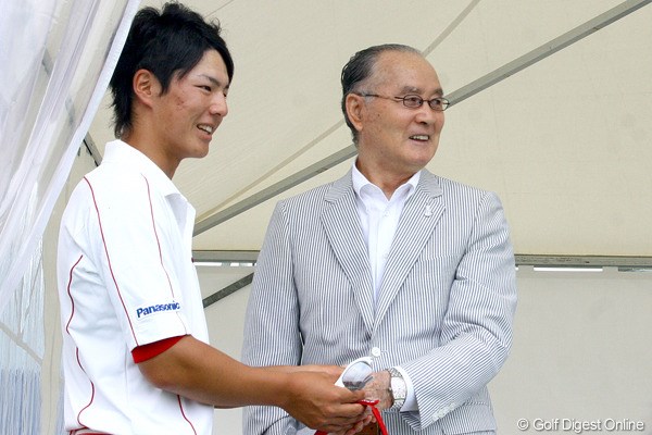 2009年 長嶋茂雄 INVITATIONAL セガサミーカップゴルフトーナメント 最終日 石川遼 大会名誉会長の長嶋茂雄氏に、来年のリベンジを誓った