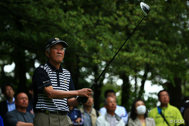 青木功が右足痛で途中棄権 ツアー最年長出場は更新