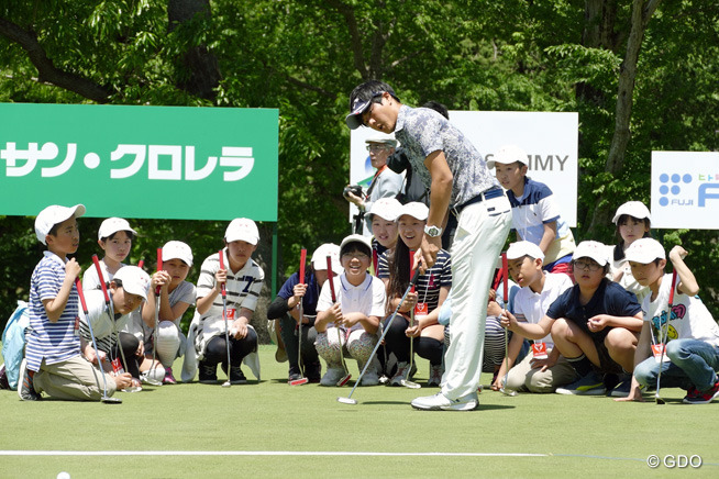 石川遼、福島の子どもらにパターレッスン／レジェンドチャリティ