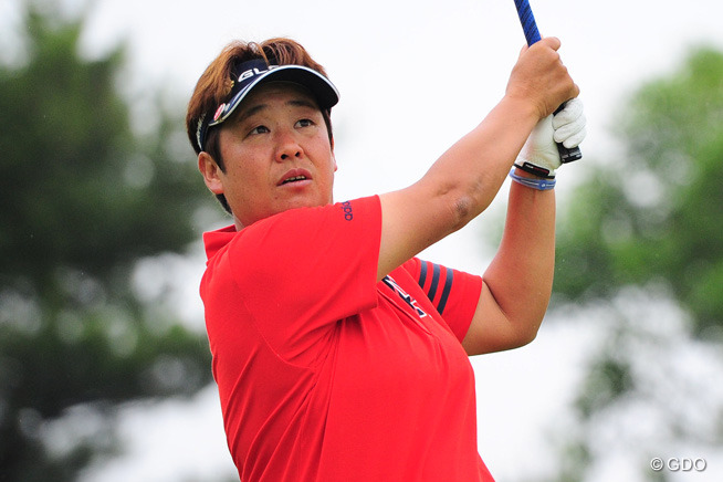 42歳・表純子が首位浮上 5勝目かけ最終日へ