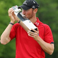 クリス・ウッドが逆転優勝。母国でカップを掲げた（Richard Heathcote/Getty Images） 2016年 BMW PGA選手権 最終日 クリス・ウッド