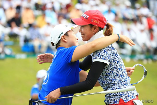 2016年 ヨネックスレディスゴルフトーナメント 2日目 若林舞衣子、申ジエ