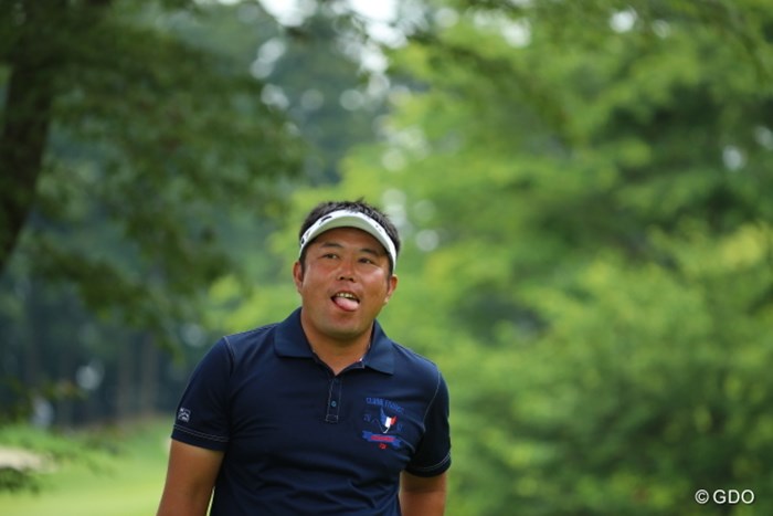 口からタラコがはみ出てる。 2016年 日本ゴルフツアー選手権 森ビルカップ Shishido Hills 最終日 小田龍一