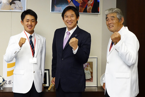 鈴木大地長官がお墨付き！ 金谷拓実がスポーツ庁を表敬訪問