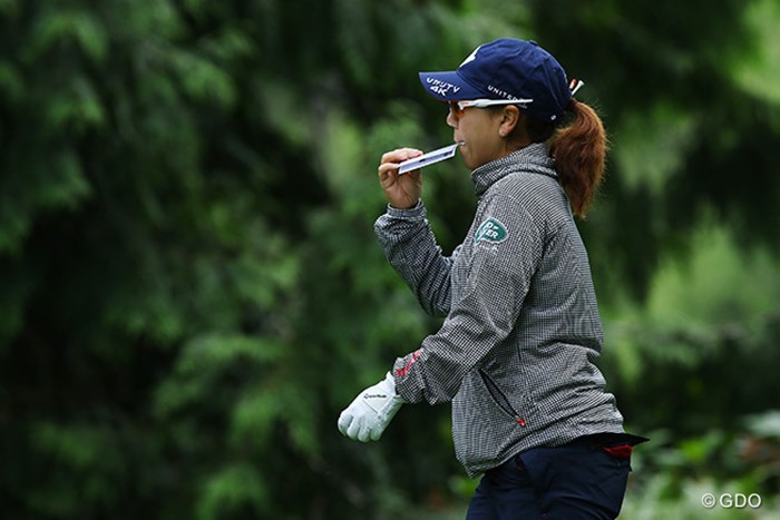 サンドウィッチをパクッ。あれ？ちがった！ 2016年 KPMG女子PGA選手権 3日目 宮里美香
