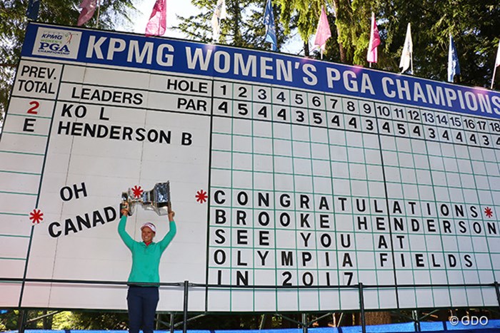 スコアボードには「オーカナダ！おめでとう、来年はオリンピアフィールズで会いましょう！」 2016年 KPMG女子PGA選手権 最終日 ブルック・ヘンダーソン