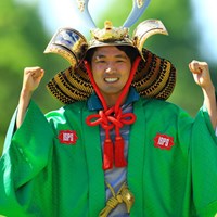 朴ジュンウォンが優勝。両手でガッツポーズを見せた 2016年 ISPSハンダグローバルカップ 最終日 朴ジュンウォン