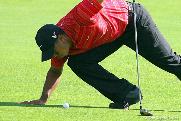2009年 全米プロゴルフ選手権最終日 タイガー・ウッズ ボールに虫（ゴミ？）が…。息を「フッ！」