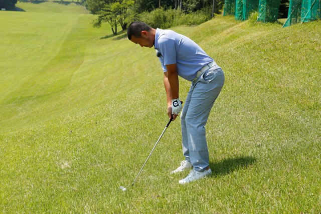 足の裏でいつも重心を感じよう フィニッシュの重心を意識して弾道を変える 第11回 今さら聞けないスイングの基礎 Gdo ゴルフレッスン 練習