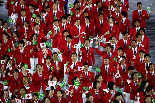 日本のゴルフ代表では片山晋呉が唯一開会式に参加した。ど～こだ？(Paul Gilham/Getty Images)