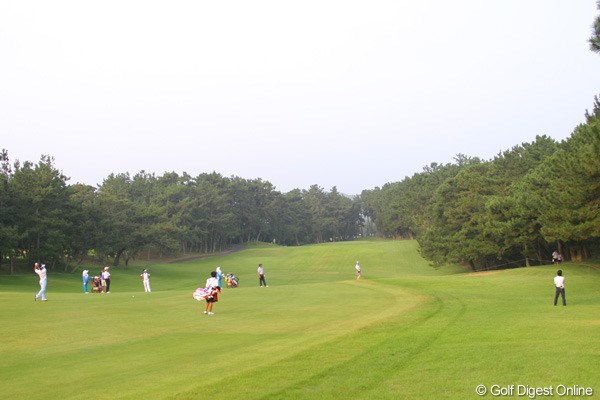 2009年 VanaH杯KBCオーガスタゴルフトーナメント3日目 石川遼 朝一のティショットを左に曲げた石川遼は、13番のFWをお借りして見事に2オン！