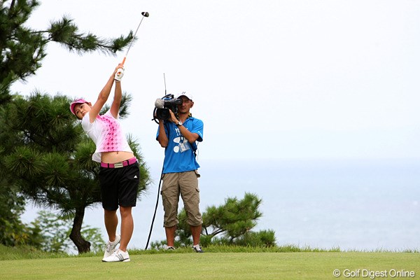 2009年 ヨネックスレディスゴルフトーナメント最終日 諸見里しのぶ しーちゃんの後方に見えるは日本海です