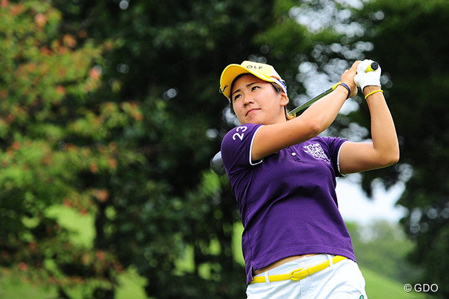 成田美寿々と全美貞が首位 連覇へキム・ハヌルは11位