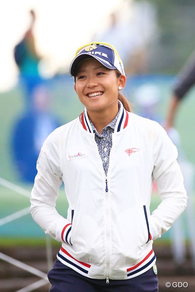 2016年 ミヤギテレビ杯ダンロップ女子オープン 初日 吉野茜 ナイスゴルフで笑顔も弾けてます