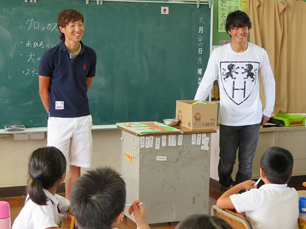 石川遼と重永亜斗夢 熊本県にある小学校を訪問し、スナッグゴルフなどで交流した石川遼と重永亜斗夢（提供：JGTO）