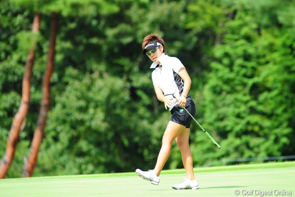 2009年 ゴルフ5レディースプロゴルフトーナメント初日 森桜子 確か去年のこの大会がプロデビューで、初日えっらいスコアやったような記憶が・・・5位T