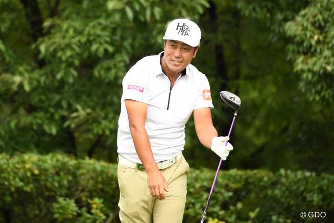 谷原秀人が単独首位で最終日へ 池田勇太1打差で追う