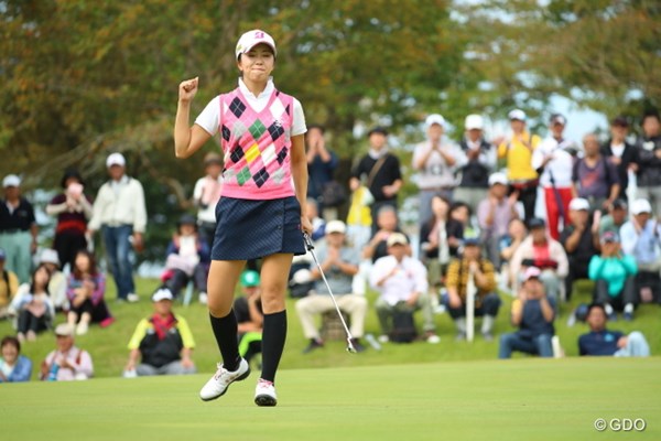 2016年 日本女子オープンゴルフ選手権競技 3日目 堀琴音 ナイスバーディ！気合のパッティング。