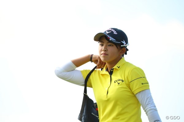 2016年 日本女子オープンゴルフ選手権競技 最終日 長野未祈 今日もしっかり砂袋を肩にかけて。