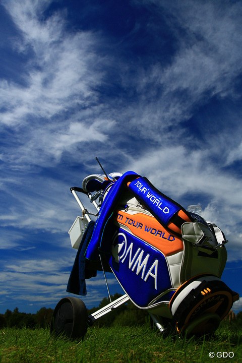 2016年 HONMA TOURWORLD CUP AT TROPHIA GOLF 初日 HONMAのバック