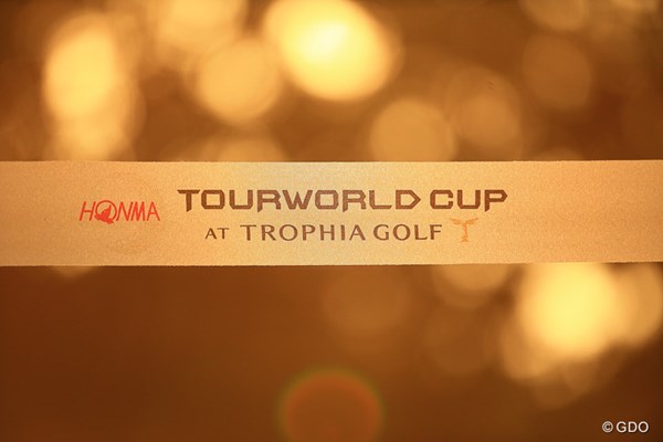 2016年 HONMA TOURWORLD CUP AT TROPHIA GOLF 2日目 ローピング 逆光に照らされて