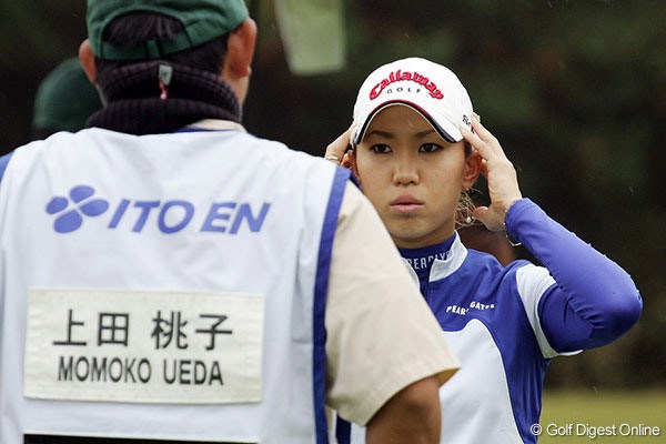 2008年 伊藤園レディスゴルフトーナメント 最終日 上田桃子 最終日はストレスの溜まるラウンドとなった上田桃子。残り2試合でもやもやを吹き飛ばしたい！
