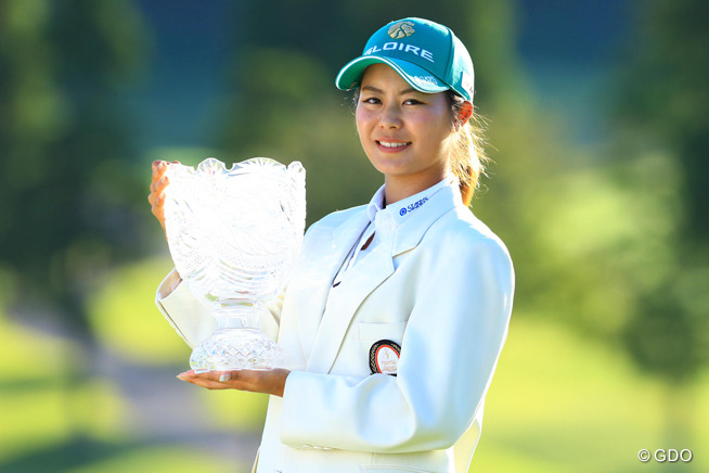 プロ4年目の松森彩夏が初優勝 2位の笠りつ子に4打差