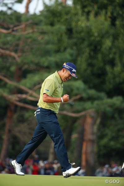 2016年 日本オープンゴルフ選手権競技 最終日 松山英樹 松山英樹は勝負を決定づけるバーディパットを決めると上げていた右手を振り下ろした