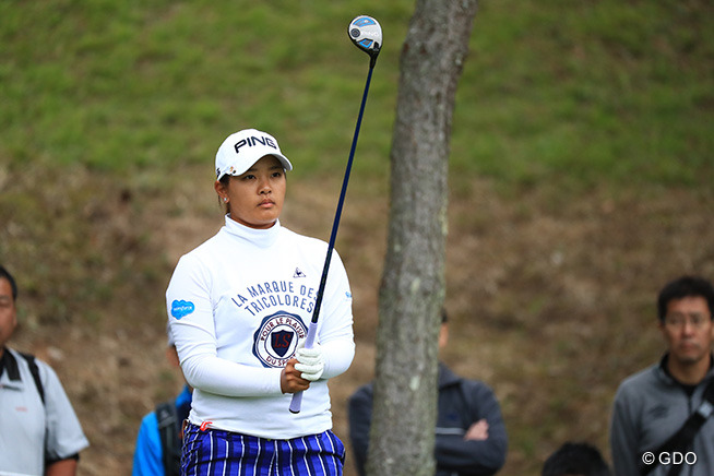 鈴木愛と笠りつ子が首位タイで最終日へ イ・ボミ9位浮上