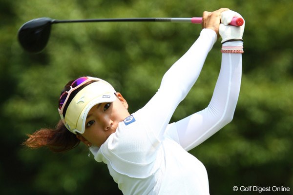 日本女子プロゴルフ選手権コニカミノルタ杯 初日 日本女子プロゴルフ選手権コニカミノルタ杯初日に好調な滑り出しを見せている有村智恵。※写真はゴルフ5レディス時のもの