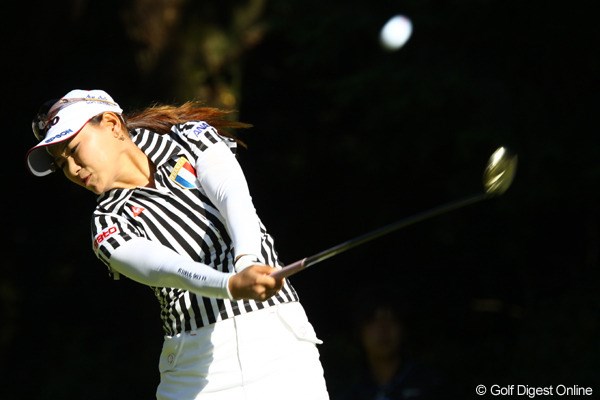 2009年 日本女子プロゴルフ選手権コニカミノルタ杯 初日 横峯さくら ショット、パット共に仕上がりの良さを感じさせる横峯。残り3日間が楽しみだ！