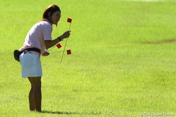 2009年 日本女子プロゴルフ選手権コニカミノルタ杯 初日 竹村真琴 今日のお仕事は、7番ホールでのフォアキャディでした。